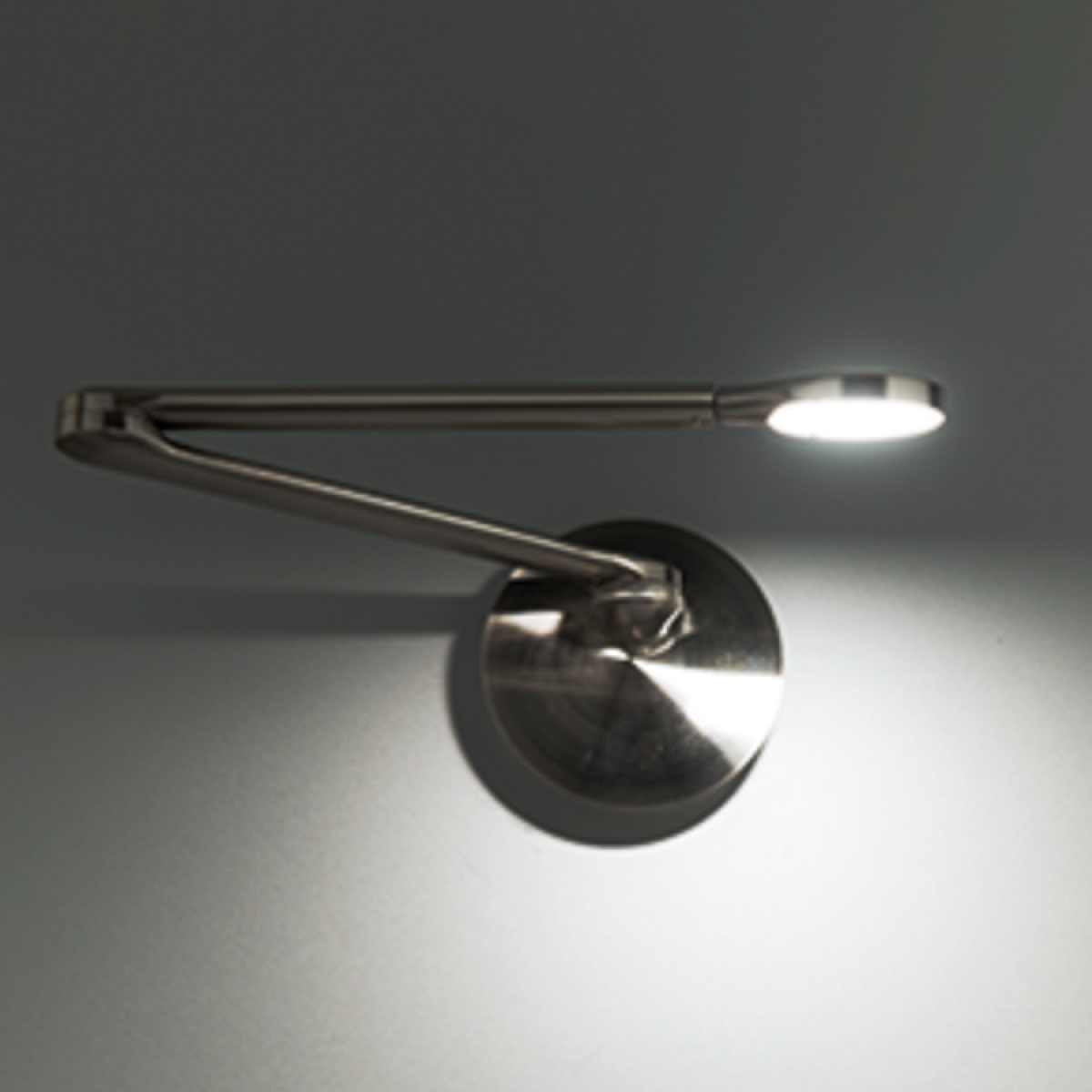 Reflex Swing Arm