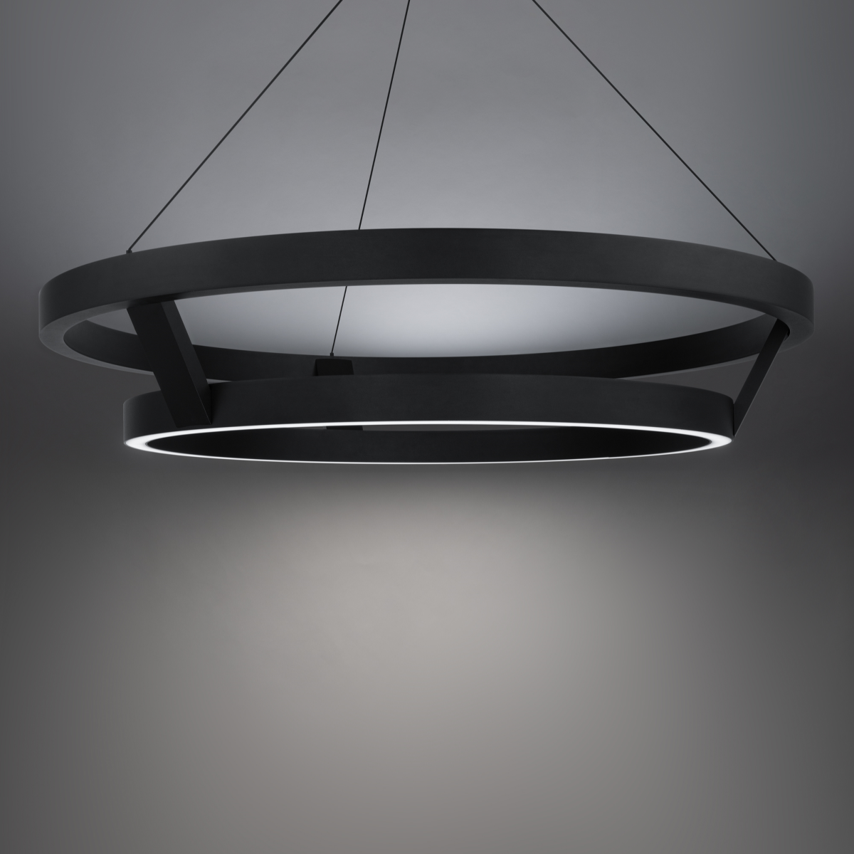Imperial Round Pendant Black