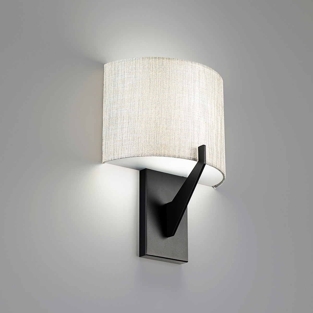 Fitzgerald 8in Sconce Black 2700K