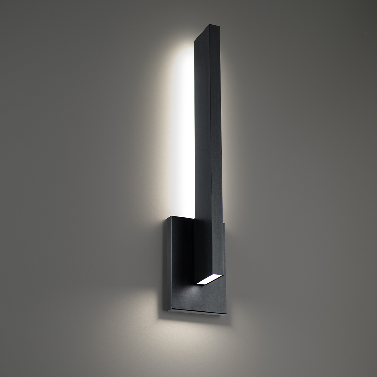 Mako Outdoor Sconce detail Black