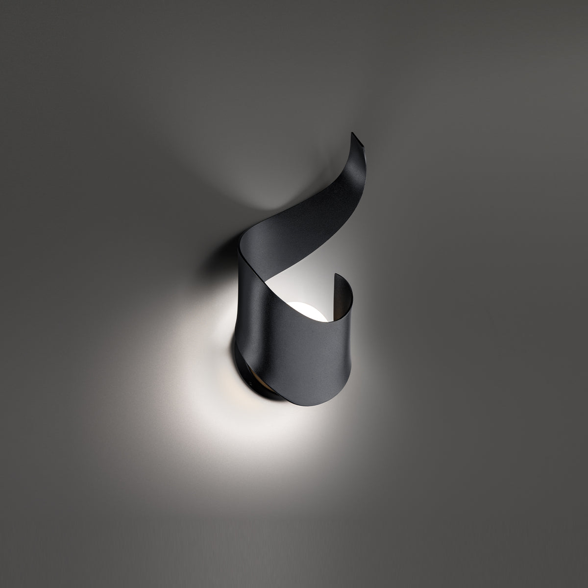 Flamme Outdoor Sconce