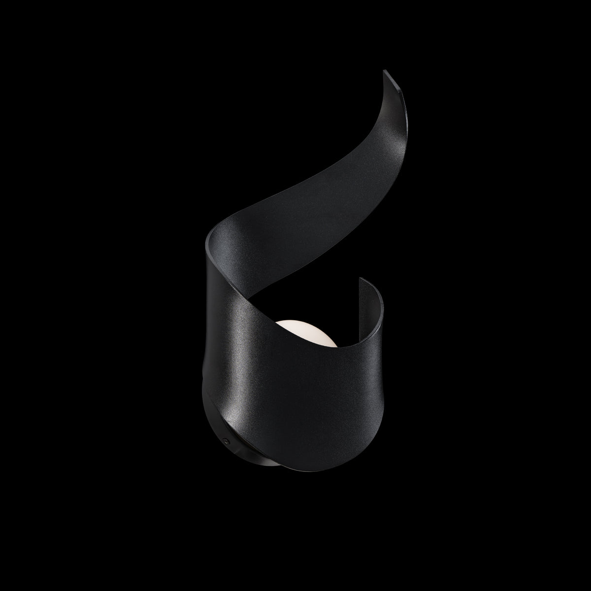 Flamme Outdoor Sconce