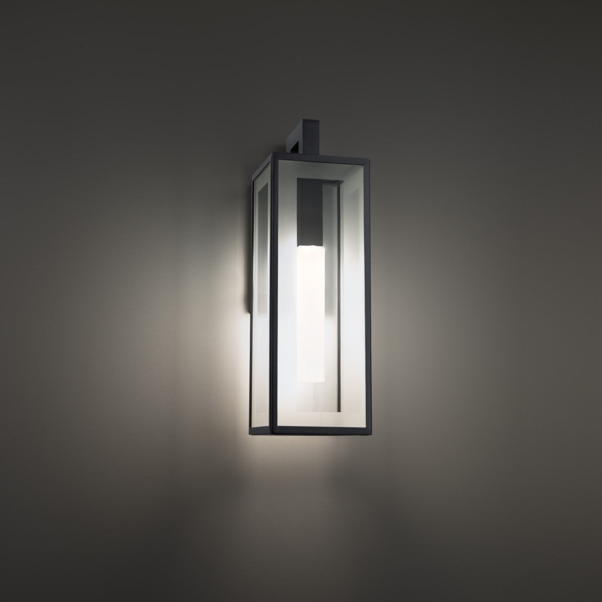 Cambridge Outdoor Sconce 18in Lifestyle