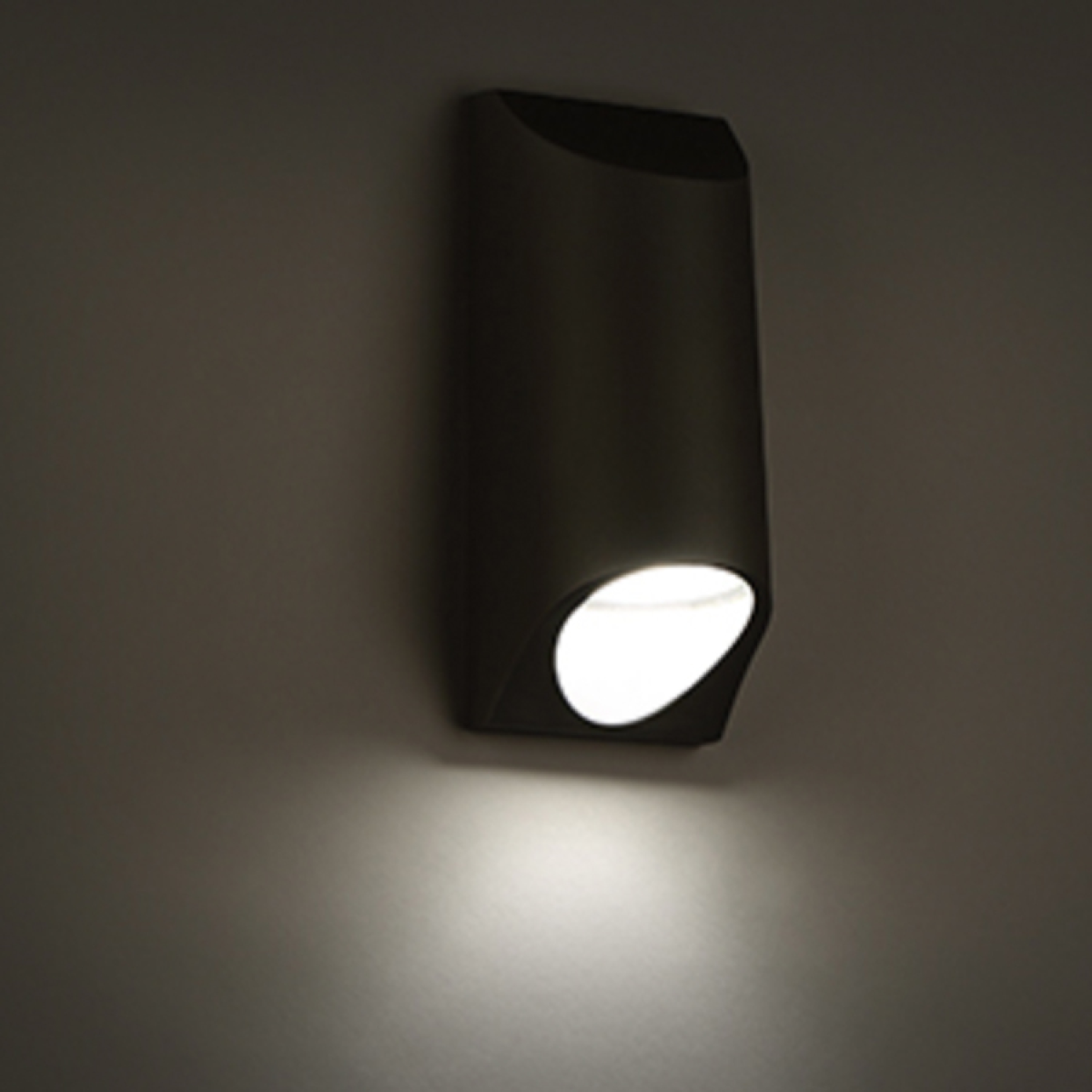 Mega Outdoor Sconce lifestyle
